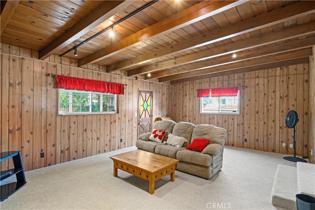 317 S Gardenglen Street Property Photo 13