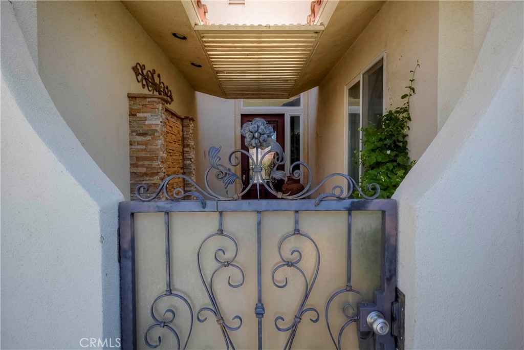 9660 Clubhouse Property Photo 6