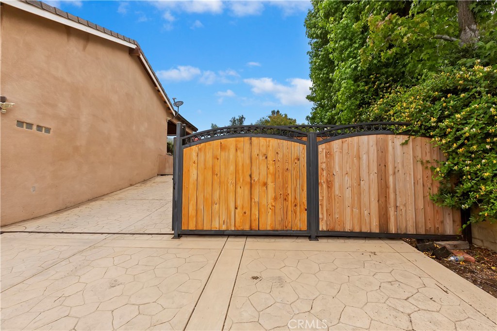 8954 Caballero Drive Property Photo 13