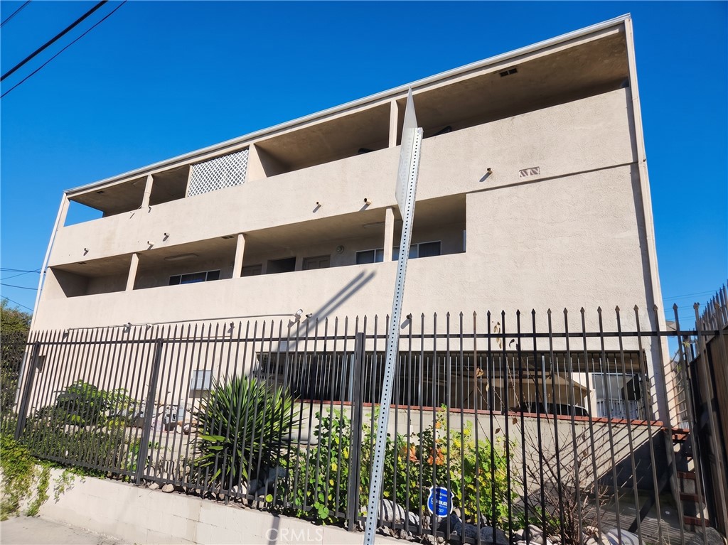 5605 Carlota Blvd B Property Photo 1