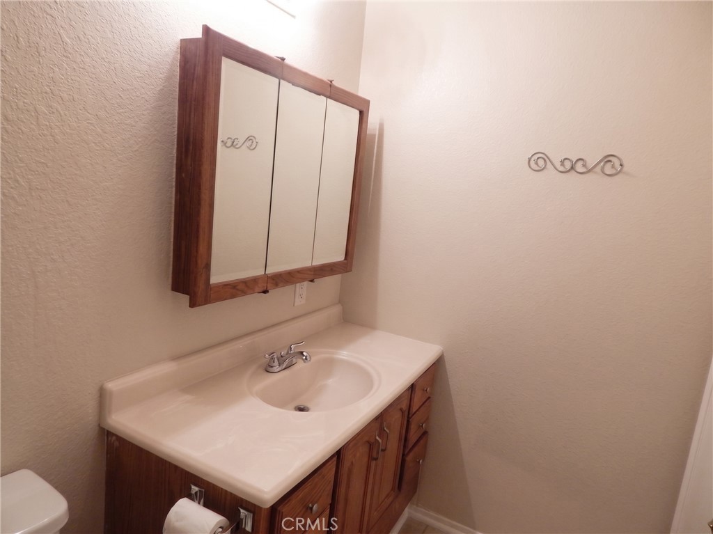 5605 Carlota Blvd B Property Photo 5