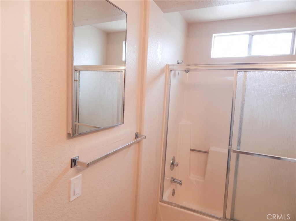 5605 Carlota Blvd B Property Photo 6