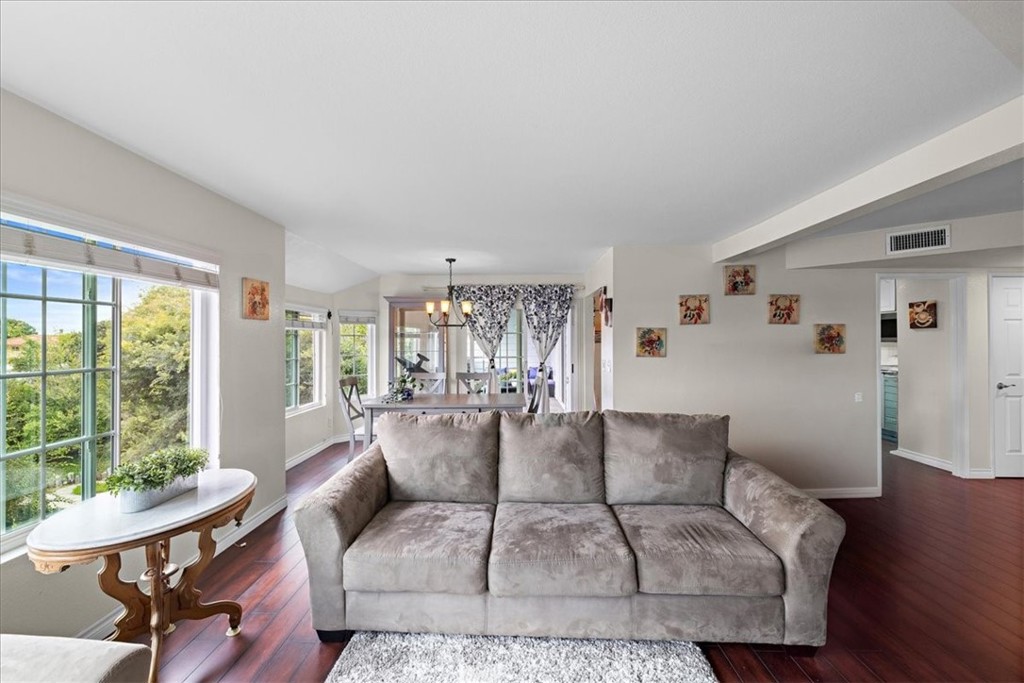 1083 Lakeview Property Photo 8