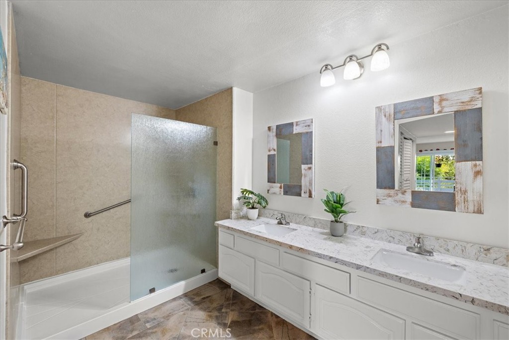 1083 Lakeview Property Photo 18
