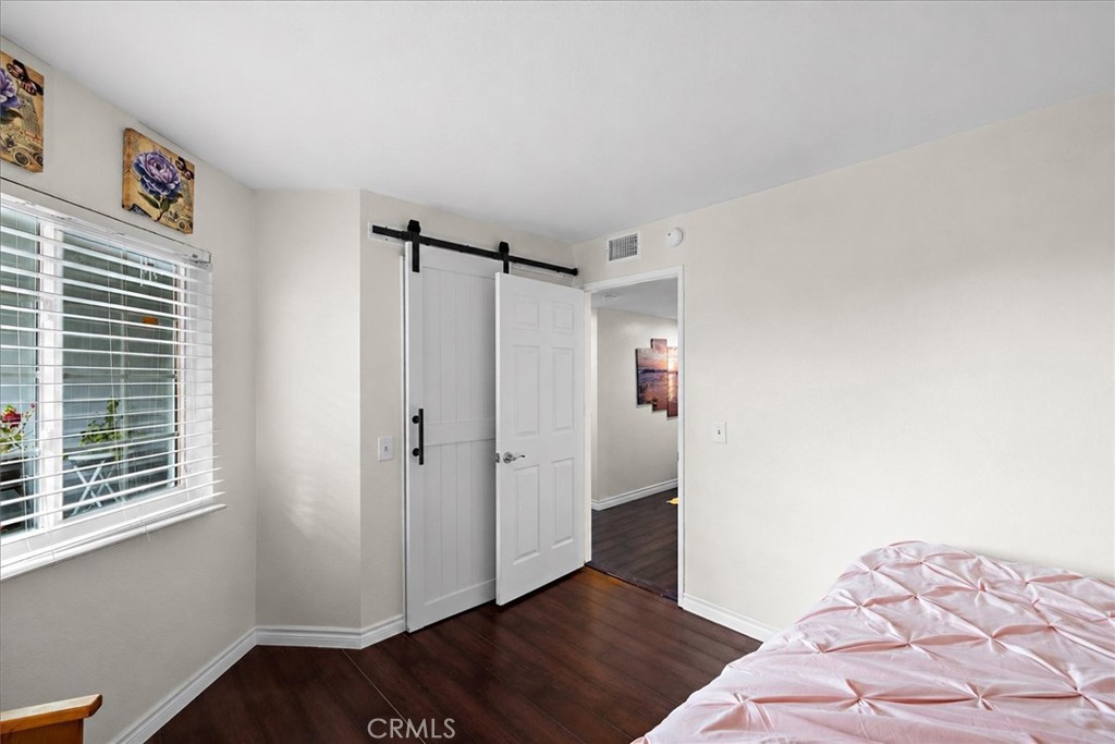 1083 Lakeview Property Photo 19