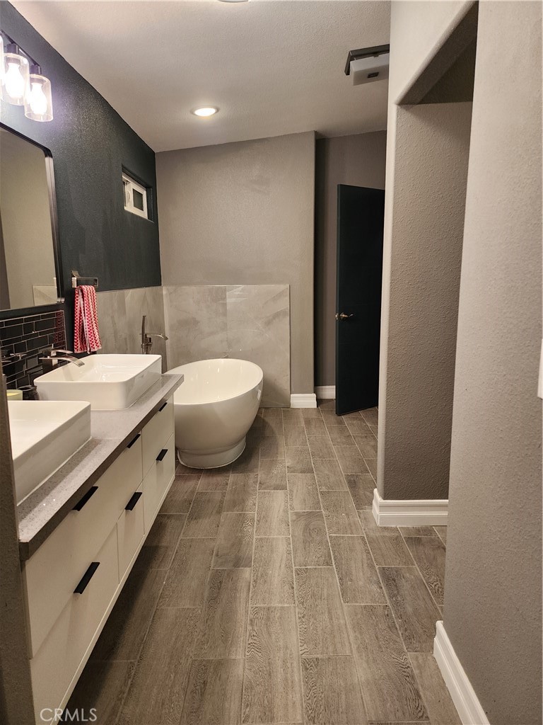 404 D Street Property Photo 11