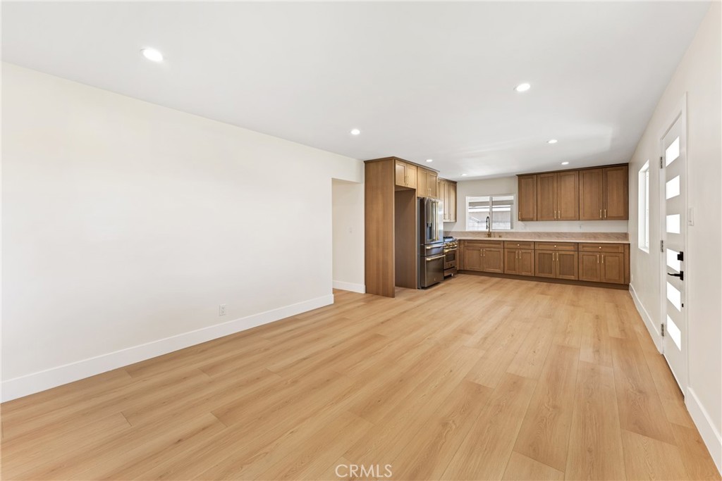 554 Balham Ave Avenue Property Photo 7