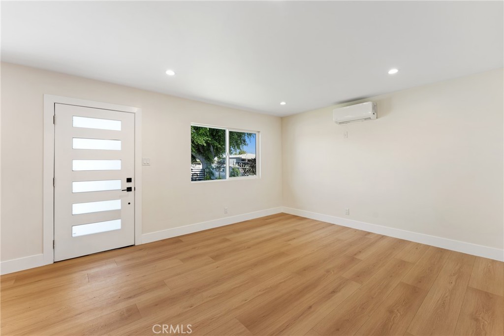 554 Balham Ave Avenue Property Photo 9