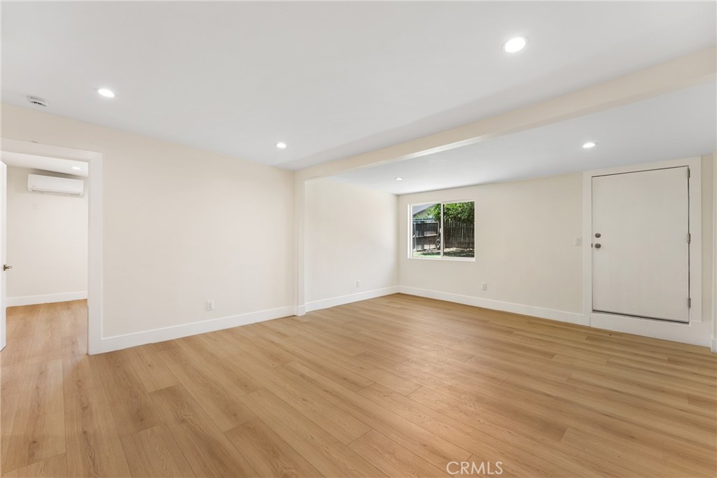 554 Balham Ave Avenue Property Photo 15