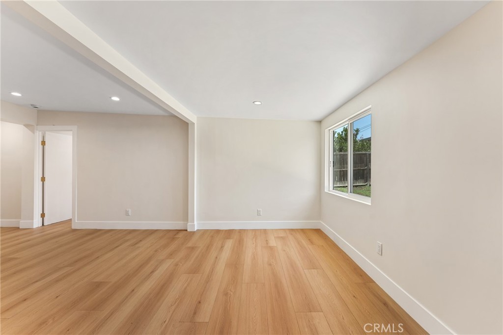 554 Balham Ave Avenue Property Photo 17