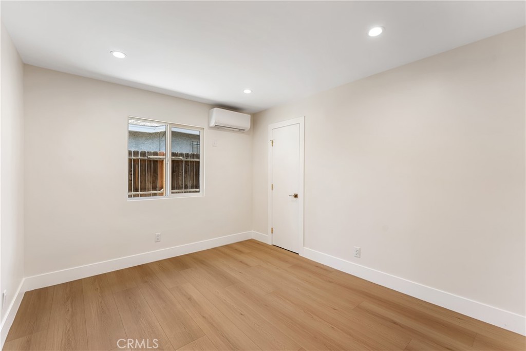554 Balham Ave Avenue Property Photo 18