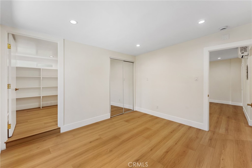 554 Balham Ave Avenue Property Photo 27