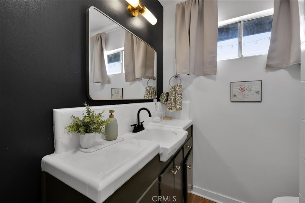 5050 1st E Property Photo 20