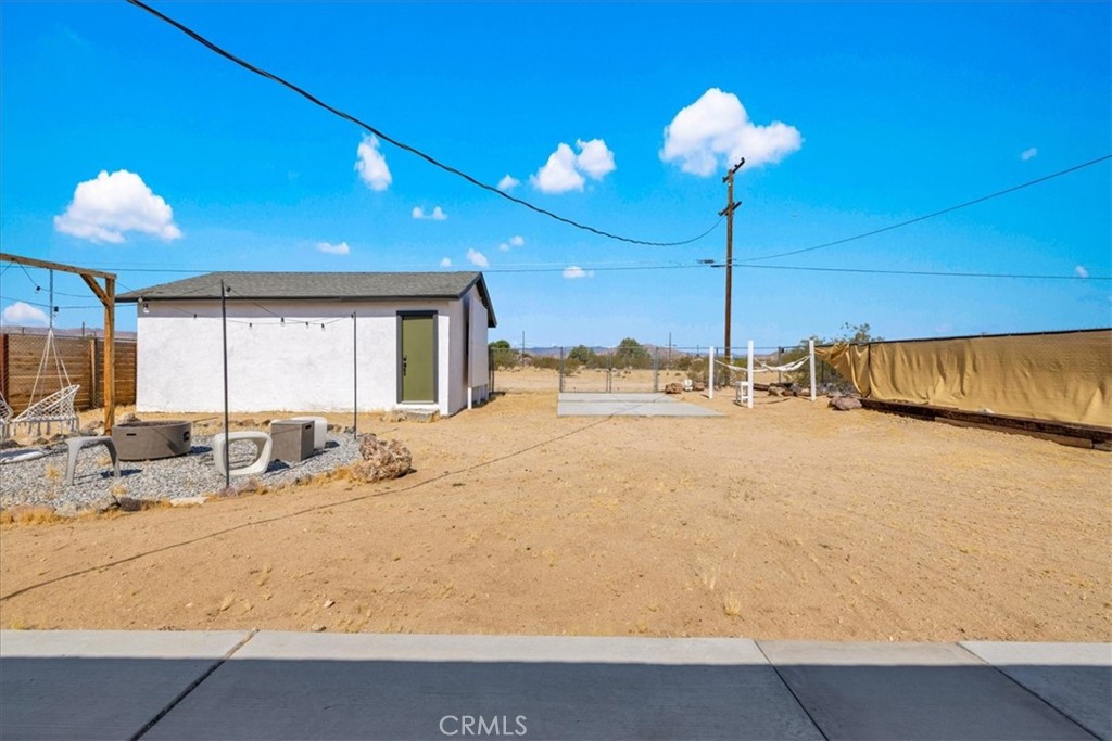 5050 1st E Property Photo 29