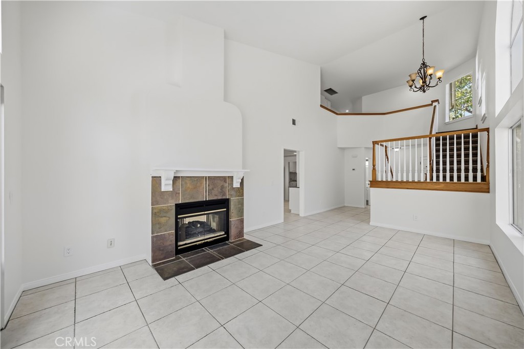 998 Lotus Circle Property Photo 3