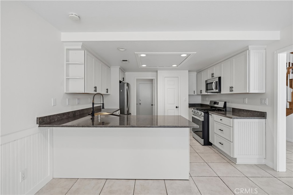 998 Lotus Circle Property Photo 7