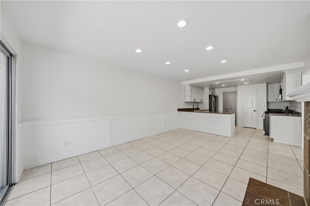 998 Lotus Circle Property Photo 11