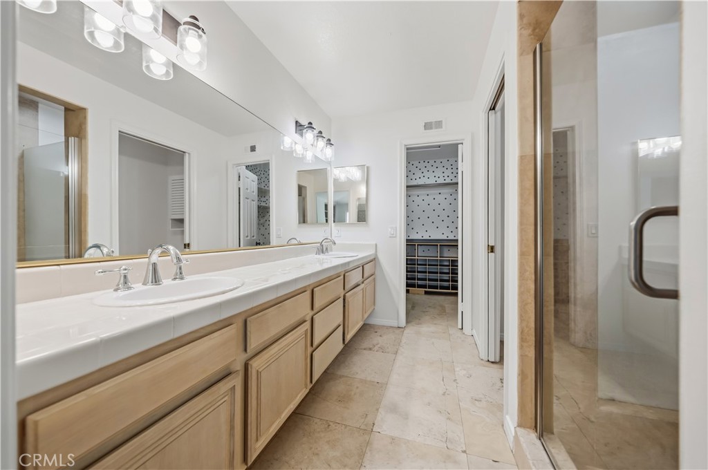998 Lotus Circle Property Photo 17
