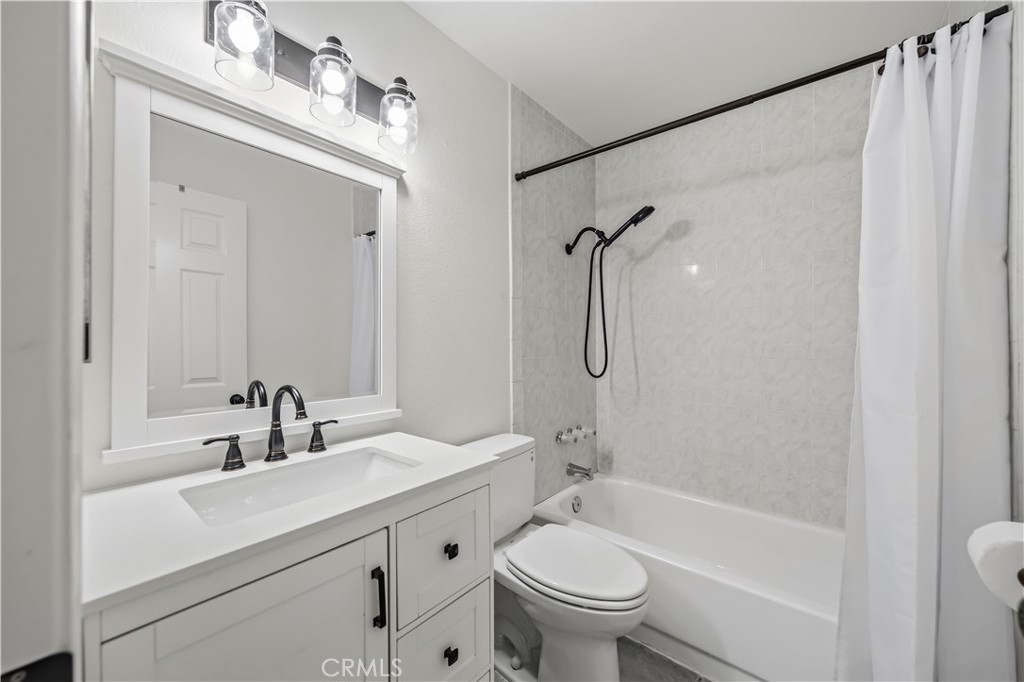 998 Lotus Circle Property Photo 23