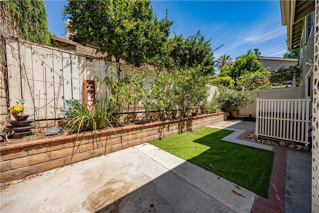 998 Lotus Circle Property Photo 26