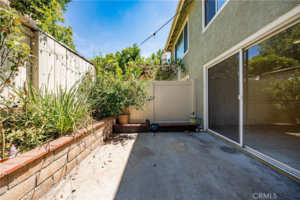 998 Lotus Circle Property Photo 27