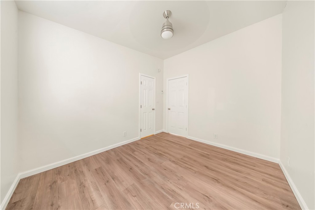 959 E 105th Property Photo 13