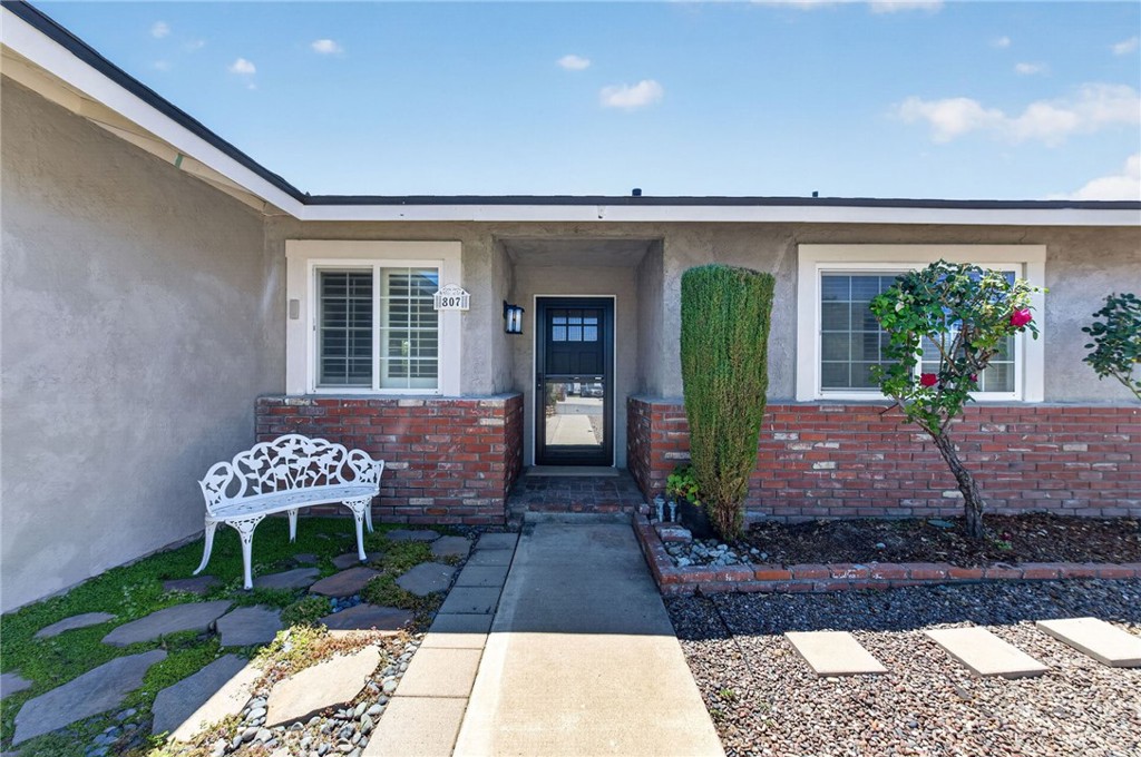 807 N Madera Property Photo 5