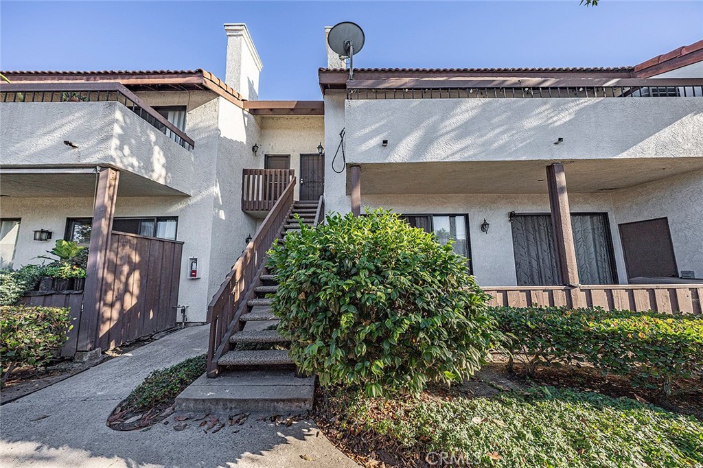 8561 Meadow Brook 205 Property Photo 6