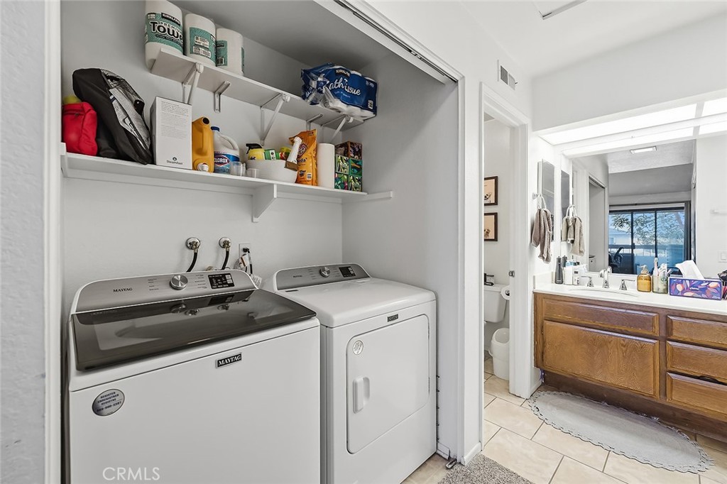 8561 Meadow Brook 205 Property Photo 20
