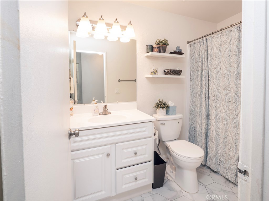1237 S Althea Avenue Property Photo 23