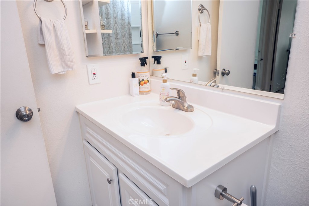 1237 S Althea Avenue Property Photo 25
