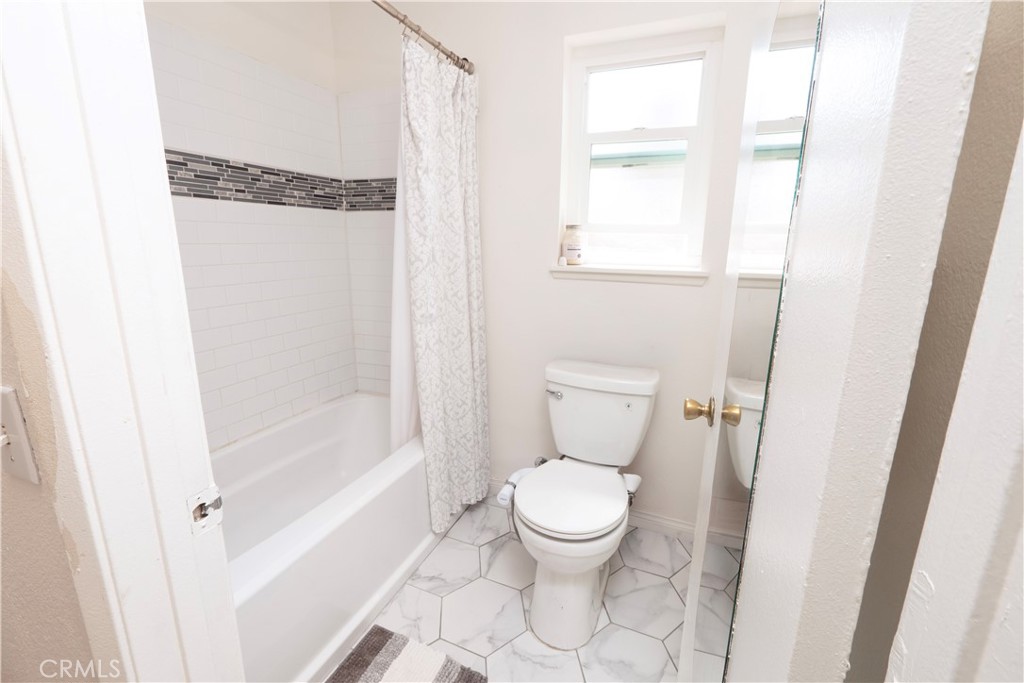 1237 S Althea Avenue Property Photo 35