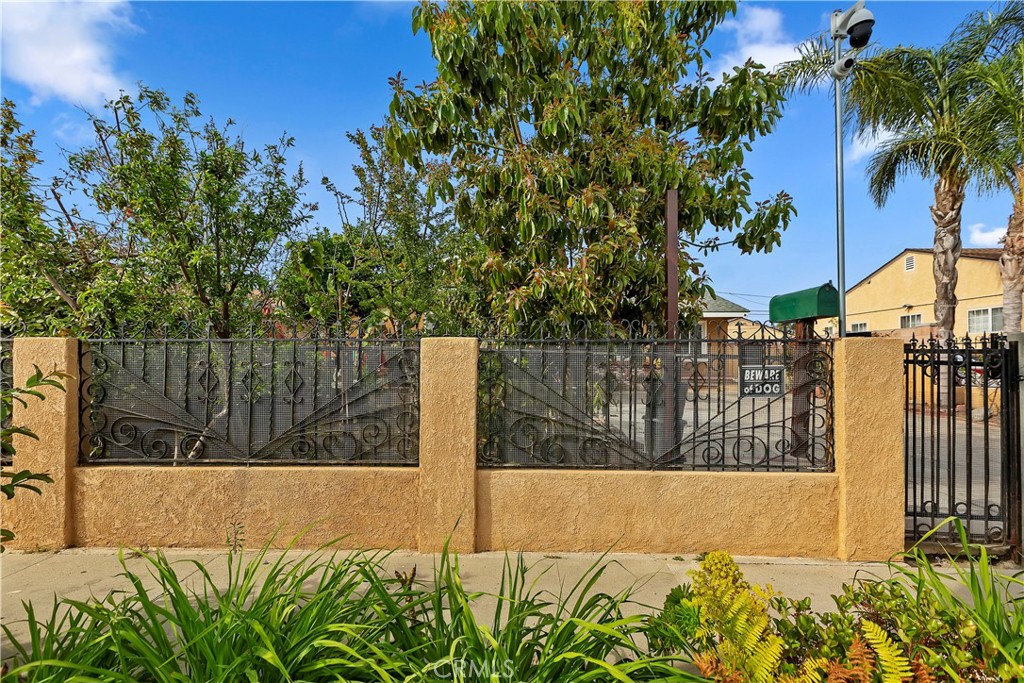 1665 Highland Street Property Photo 3