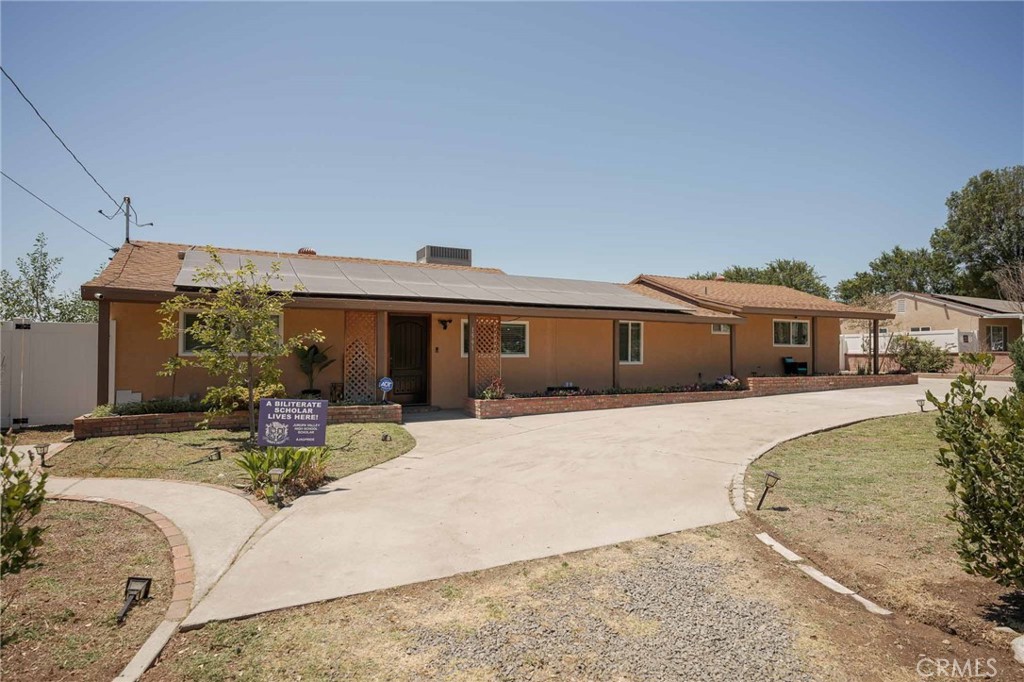 1591 W Persimmon Property Photo 1