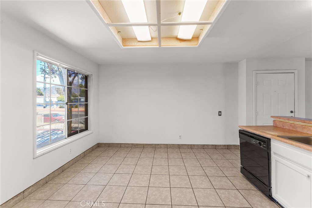 1365 Crafton Avenue 2009 Property Photo 12