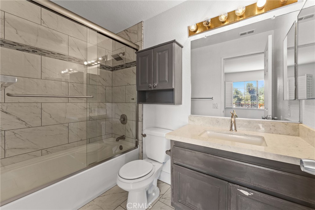 1365 Crafton Avenue 2009 Property Photo 14