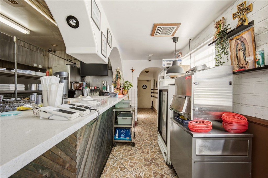 7606 Eastern Property Photo 10