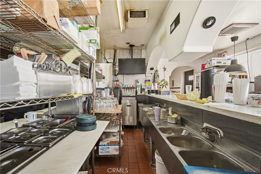 7606 Eastern Property Photo 12