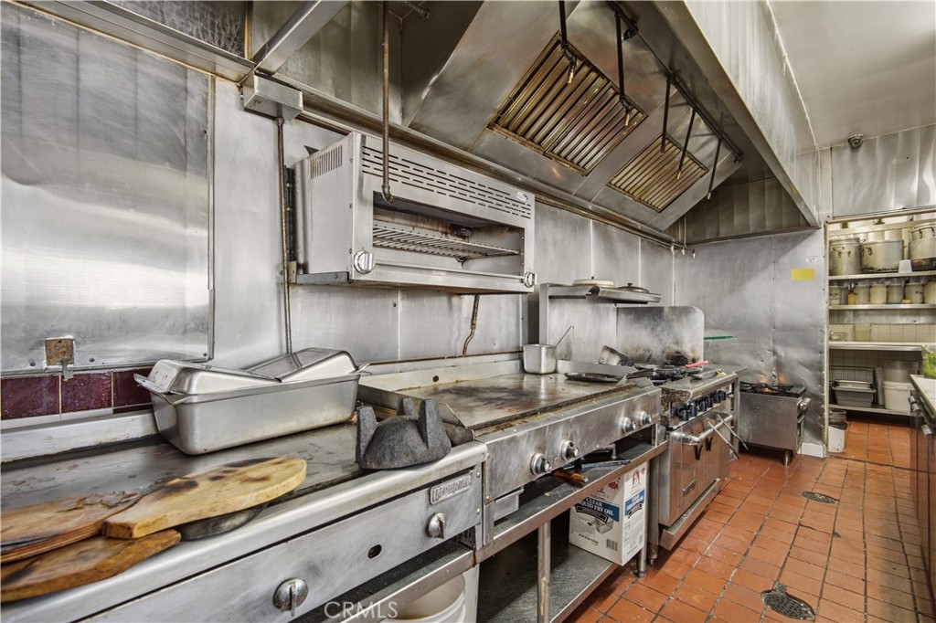 7606 Eastern Property Photo 14