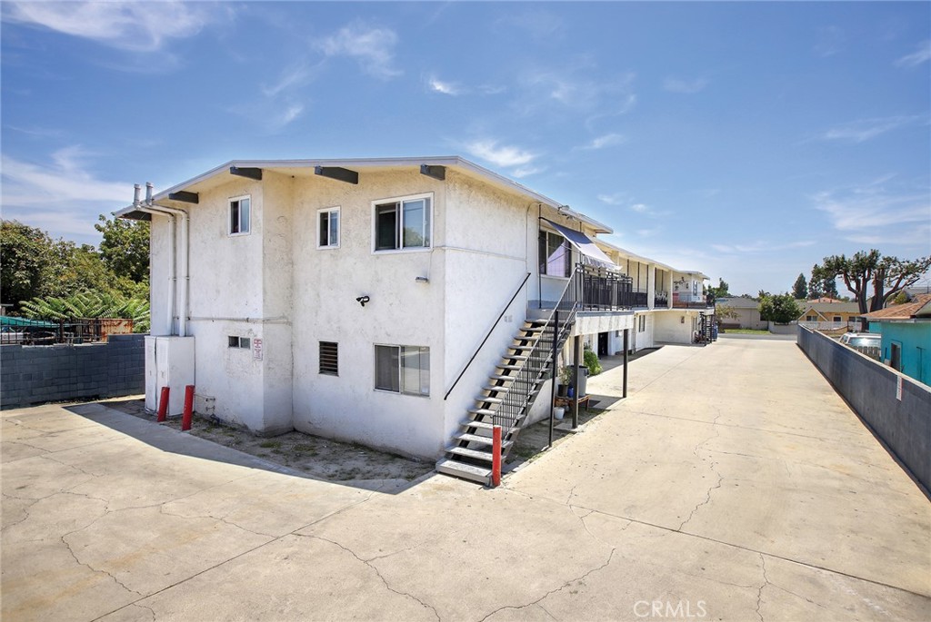 8219 2nd Street Property Photo 3