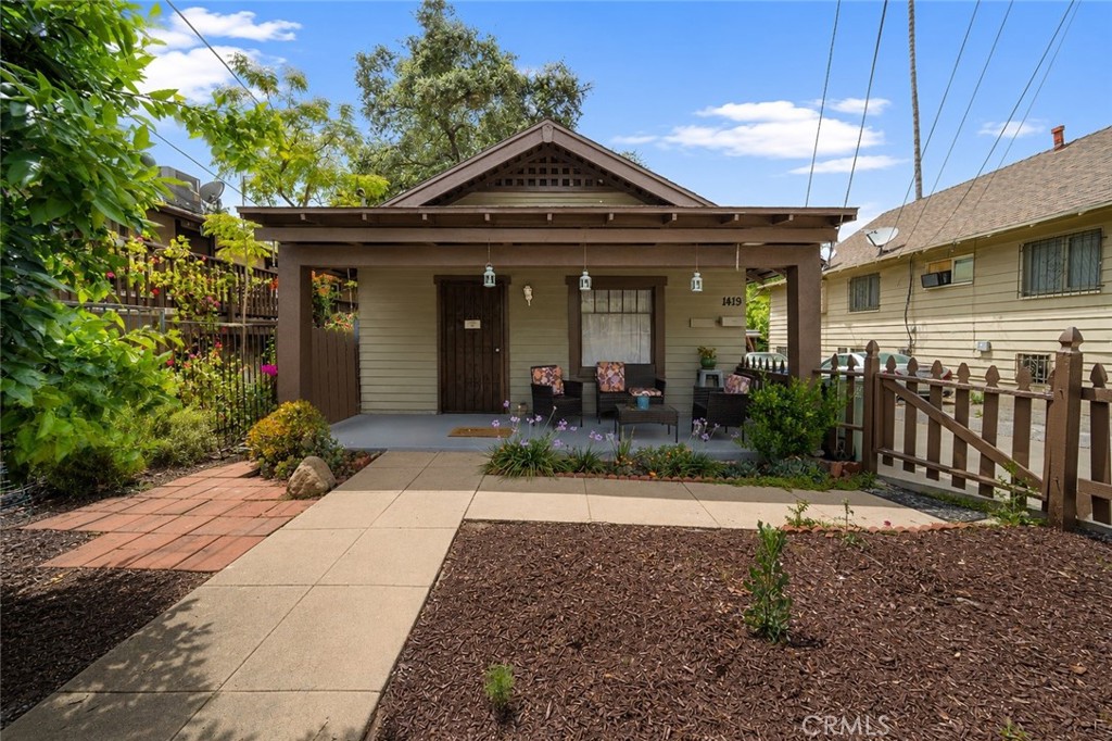 1419 El Sereno Property Photo 1