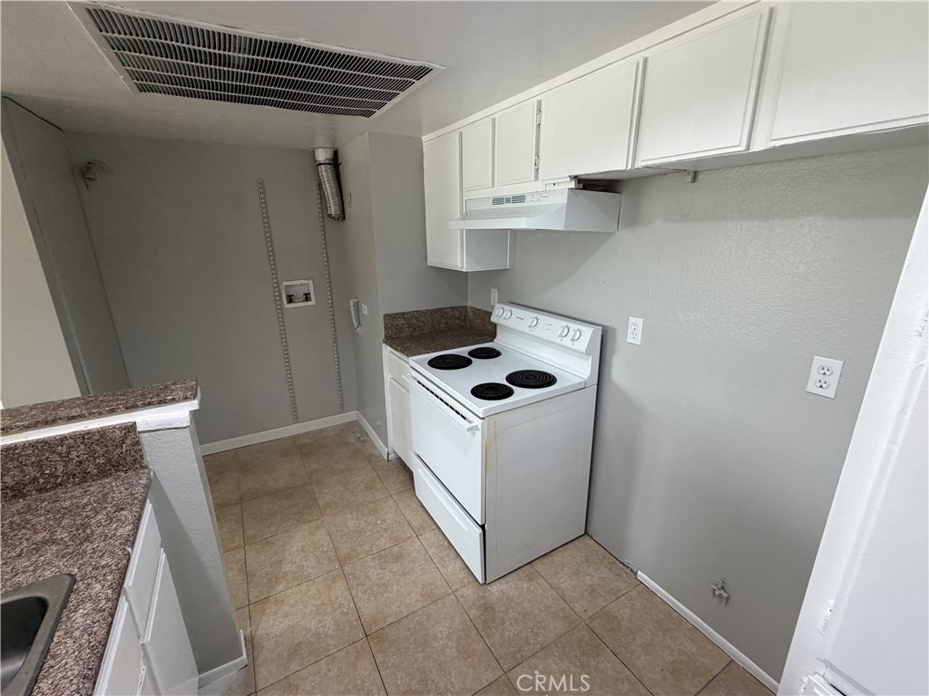 3732 Oak Creek E Property Photo 8