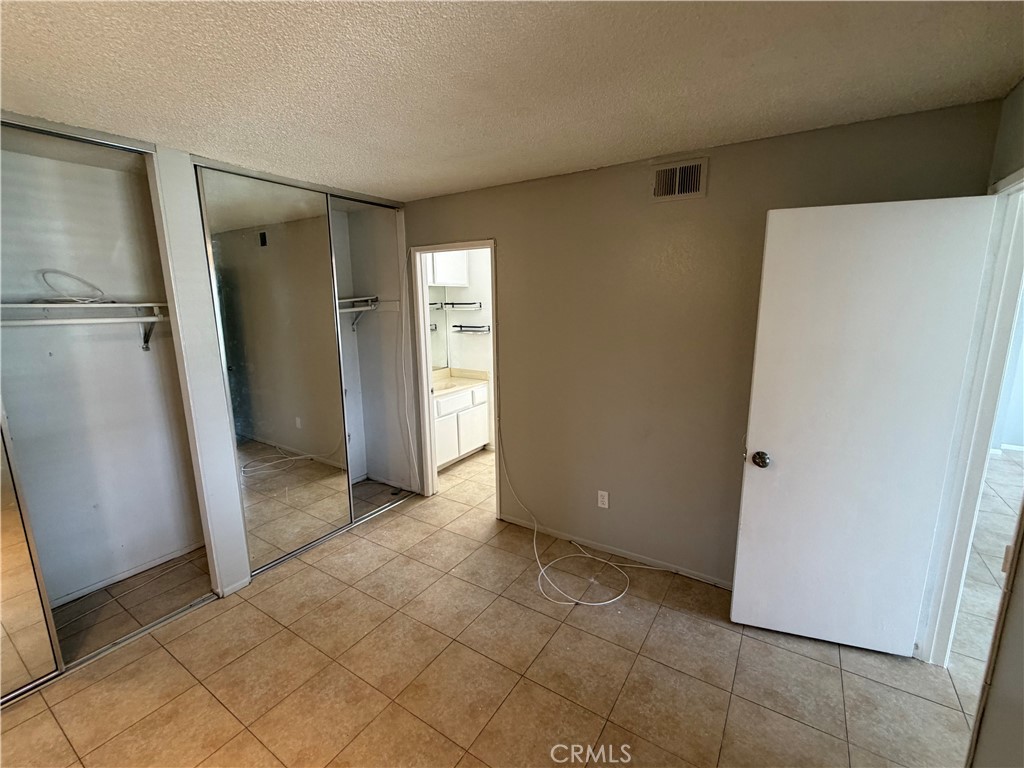3732 Oak Creek E Property Photo 10