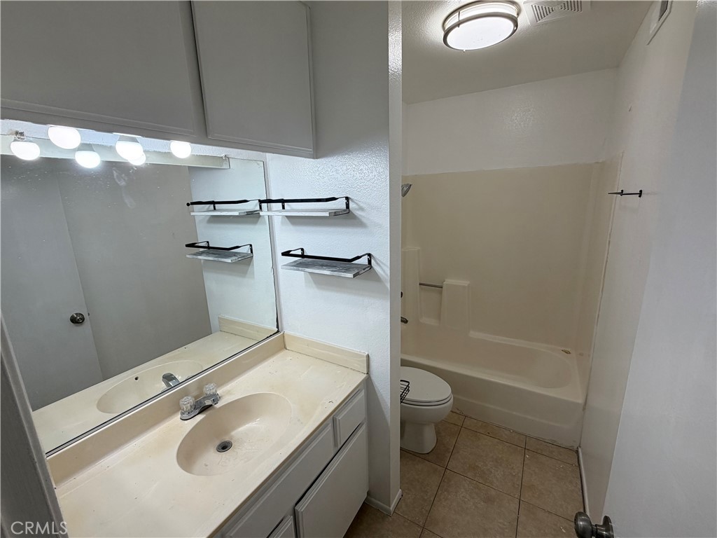 3732 Oak Creek E Property Photo 11