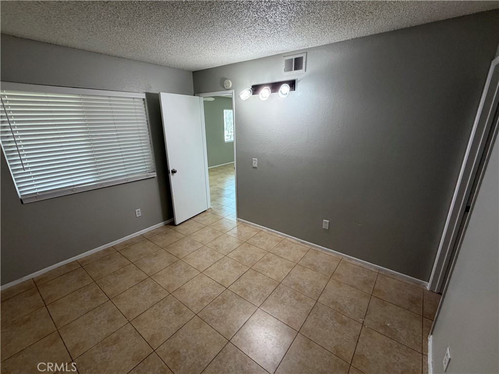 3732 Oak Creek E Property Photo 12