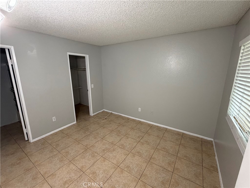 3732 Oak Creek E Property Photo 13