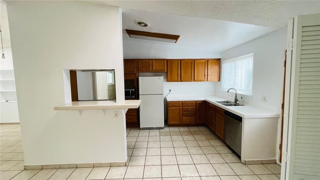 14002 Barrydale Property Photo 6