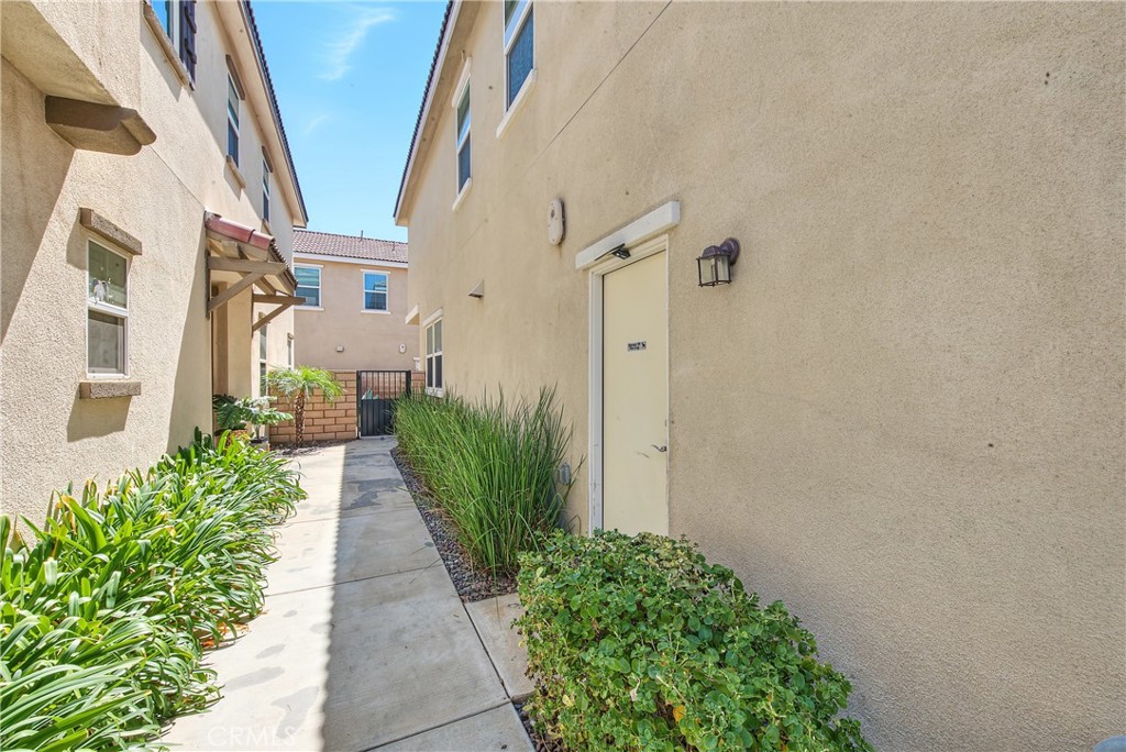 5355 N Alumni Property Photo 2