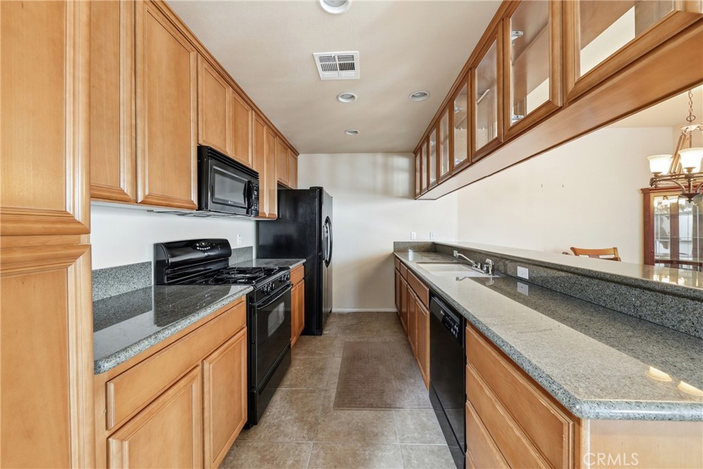 1603 Huntington Dr. Property Photo 13