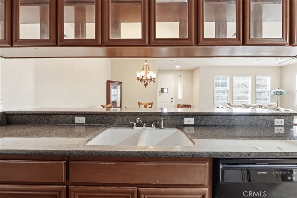 1603 Huntington Dr. Property Photo 15